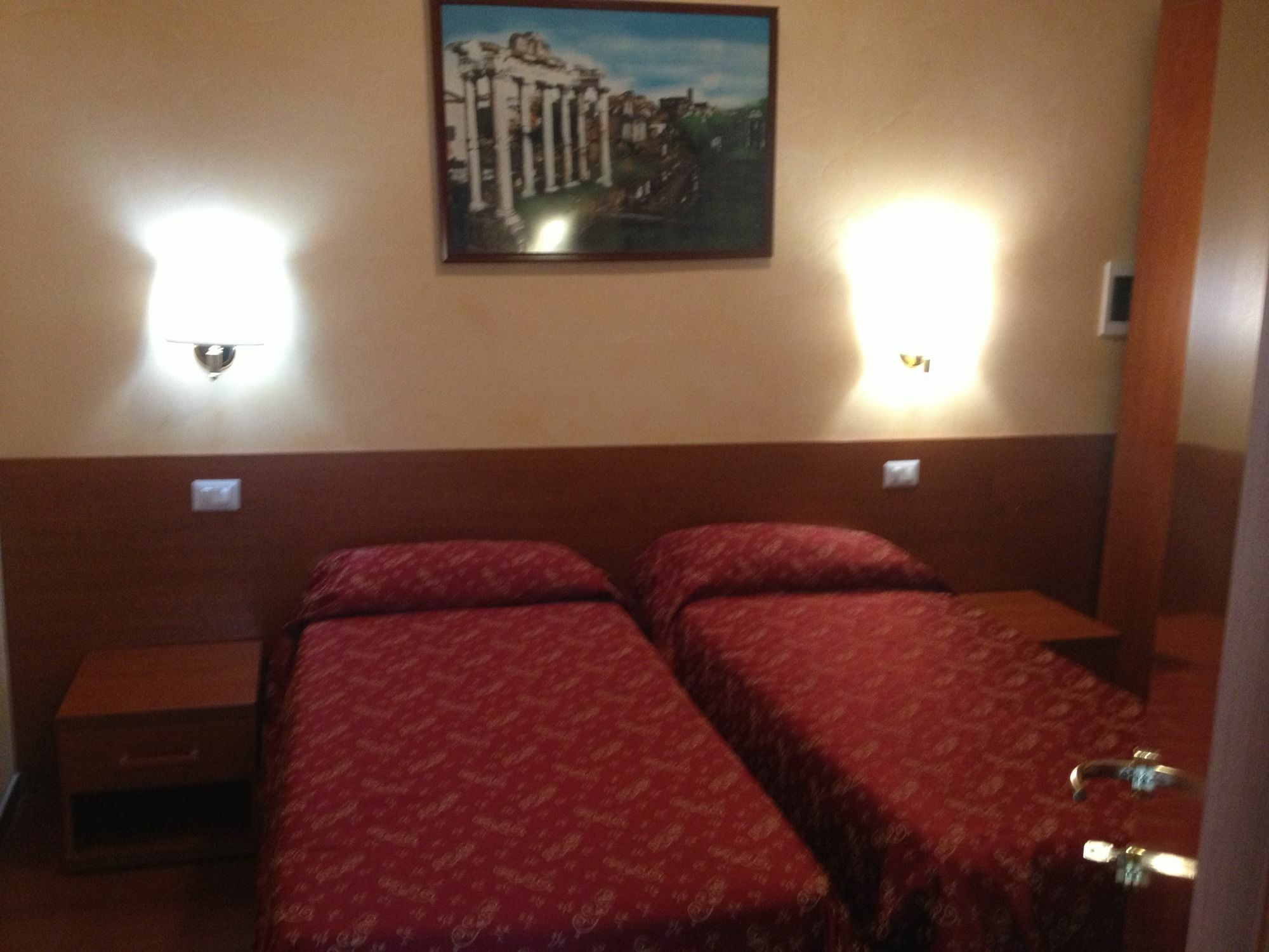 Roma Termini Inn Экстерьер фото